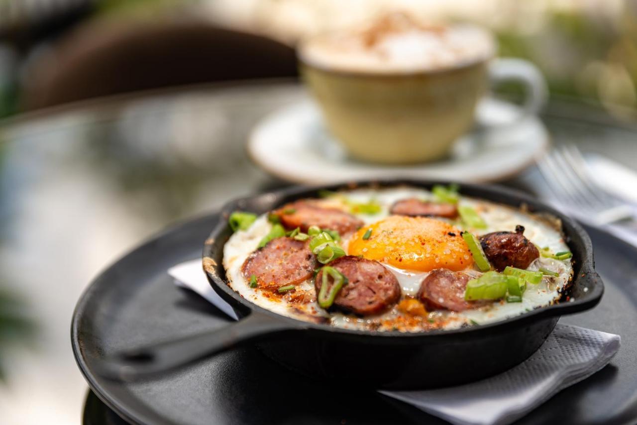 Hotel York Luxury Suites Medellin By Preferred Exteriér fotografie A typical breakfast at the restaurant