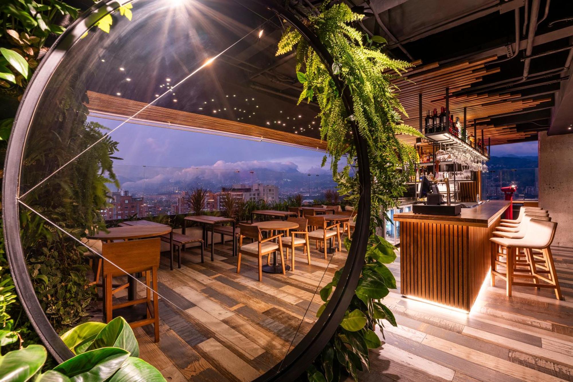 Hotel York Luxury Suites Medellin By Preferred Exteriér fotografie The interior of the Starbucks Reserve Roastery in Kyoto, Japan
