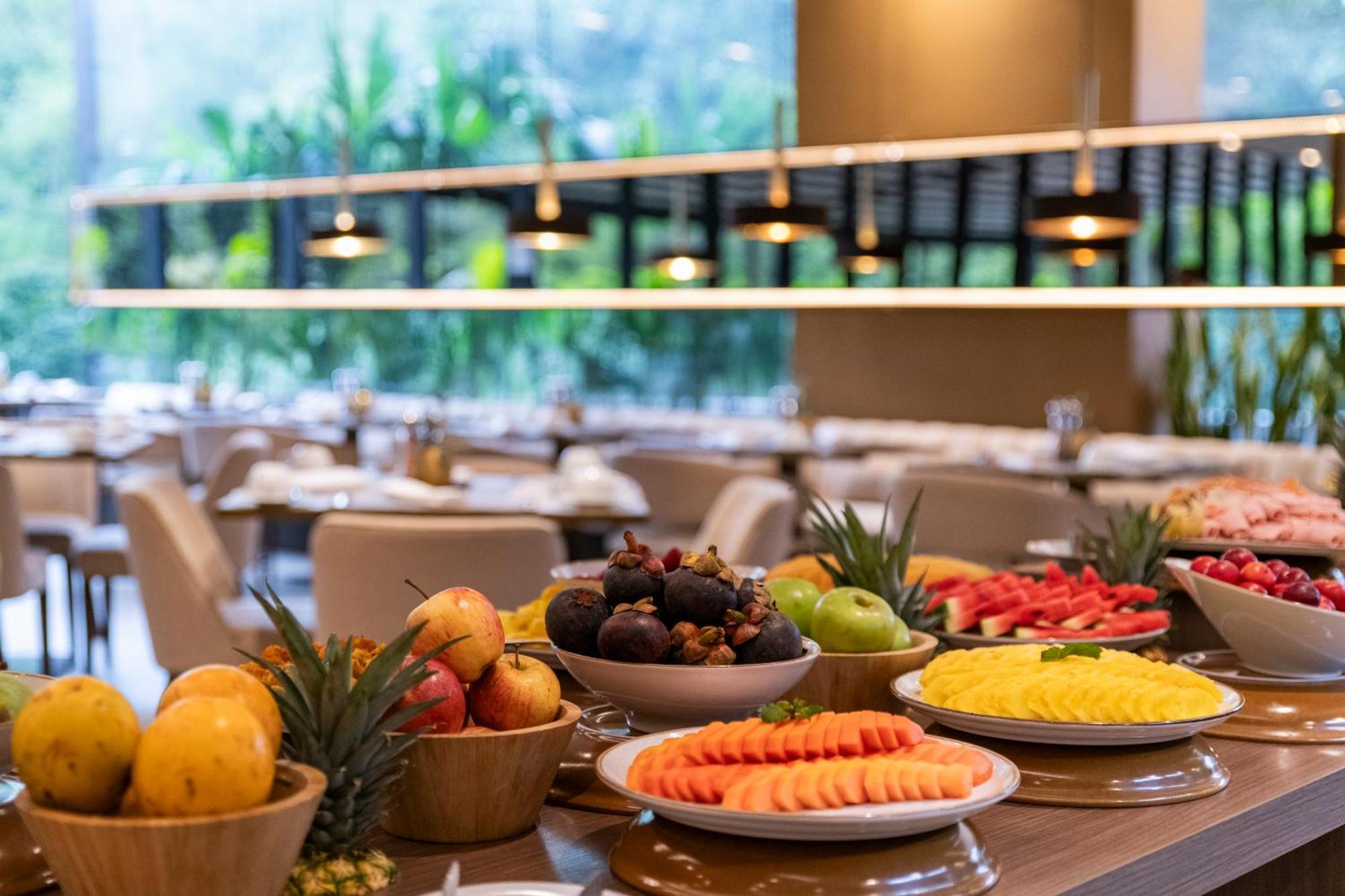 Hotel York Luxury Suites Medellin By Preferred Exteriér fotografie A fruit salad buffet