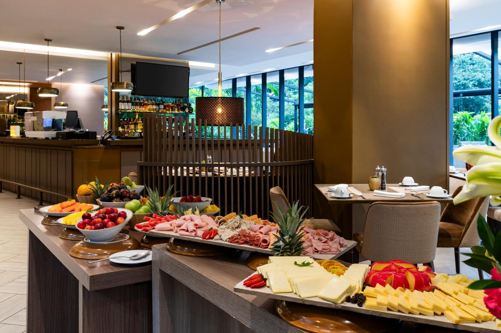 Hotel York Luxury Suites Medellin By Preferred Exteriér fotografie The Club at Changi Airport